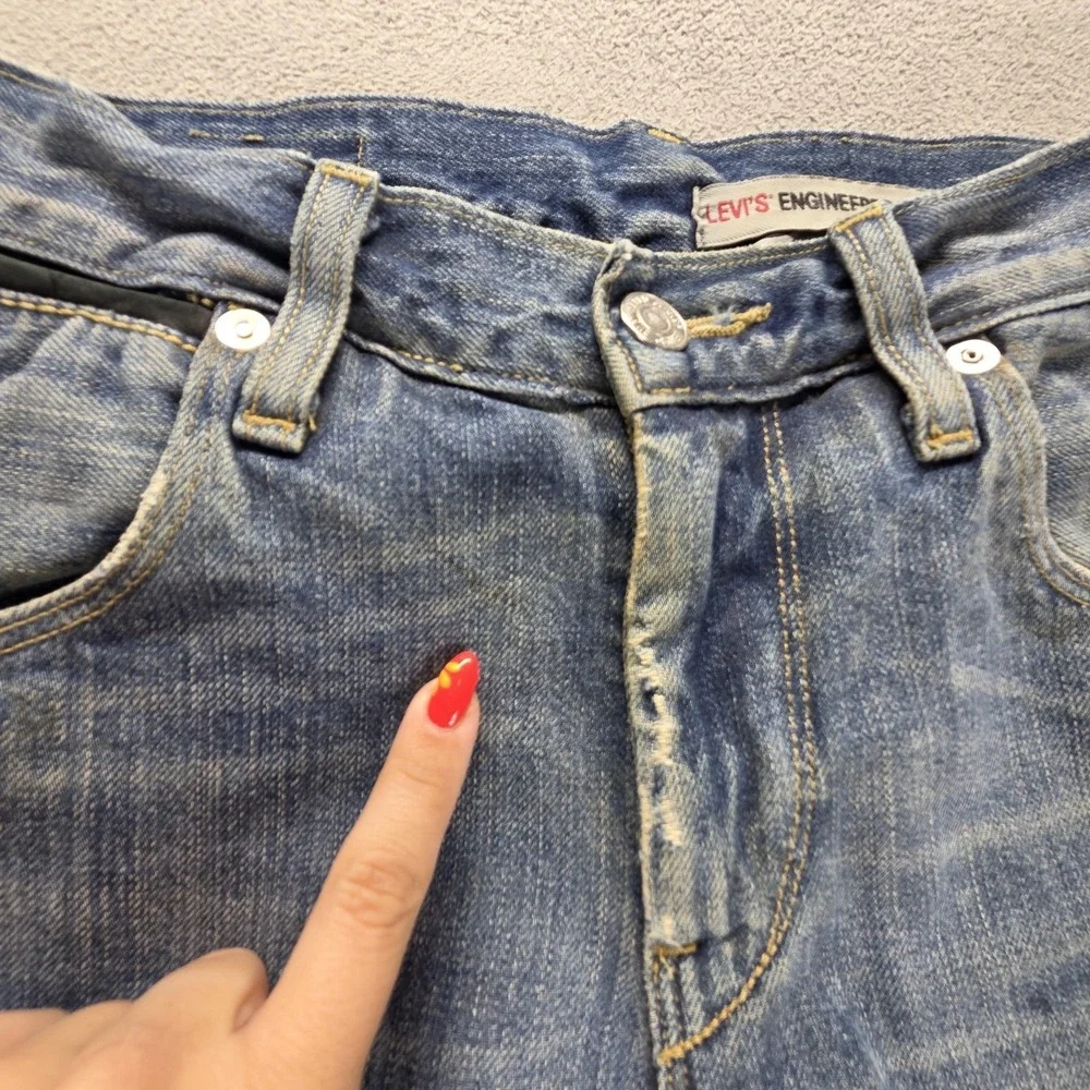 Levis 11431 important